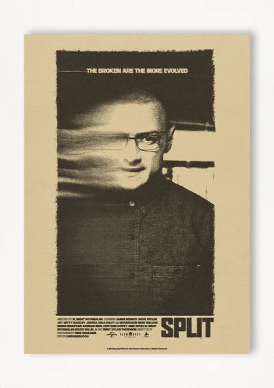 Le poster Split, est constitué d’éléments textuels informatifs et d'éléments graphiques issu et inspiré du film Split de M. Night Shyamalan (2016). Le poster arbore un style photocopie rétro, xerox et grunge.