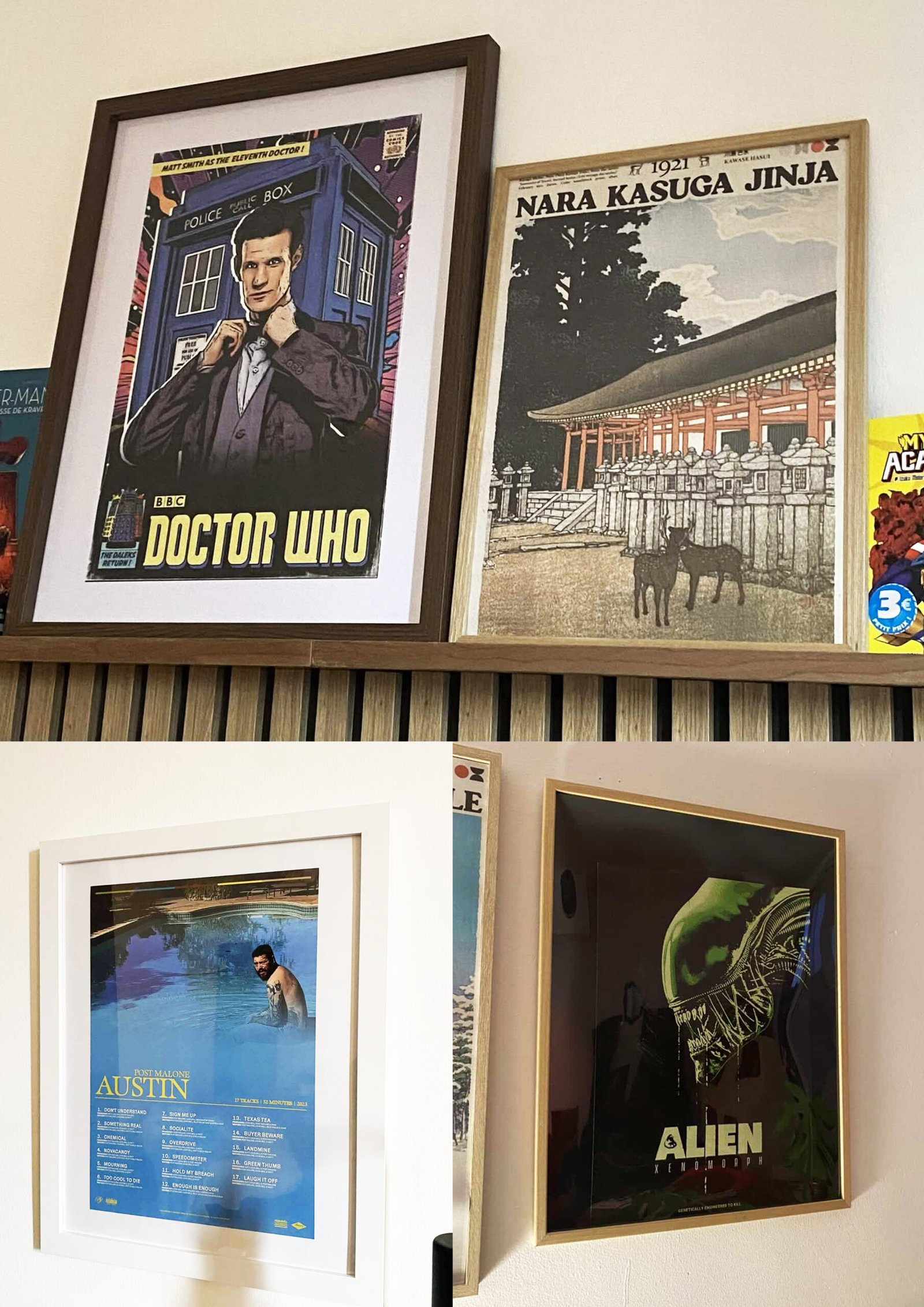 Photographies des posters "Doctor Who", "Nara Park", "Austin Post Malone" et "Alien Xenomorph" dans leurs contexte de décoration et d'affichage chez les clients.